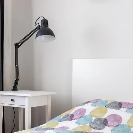 Wonderful At Modern, Spacious 2br Apartamento